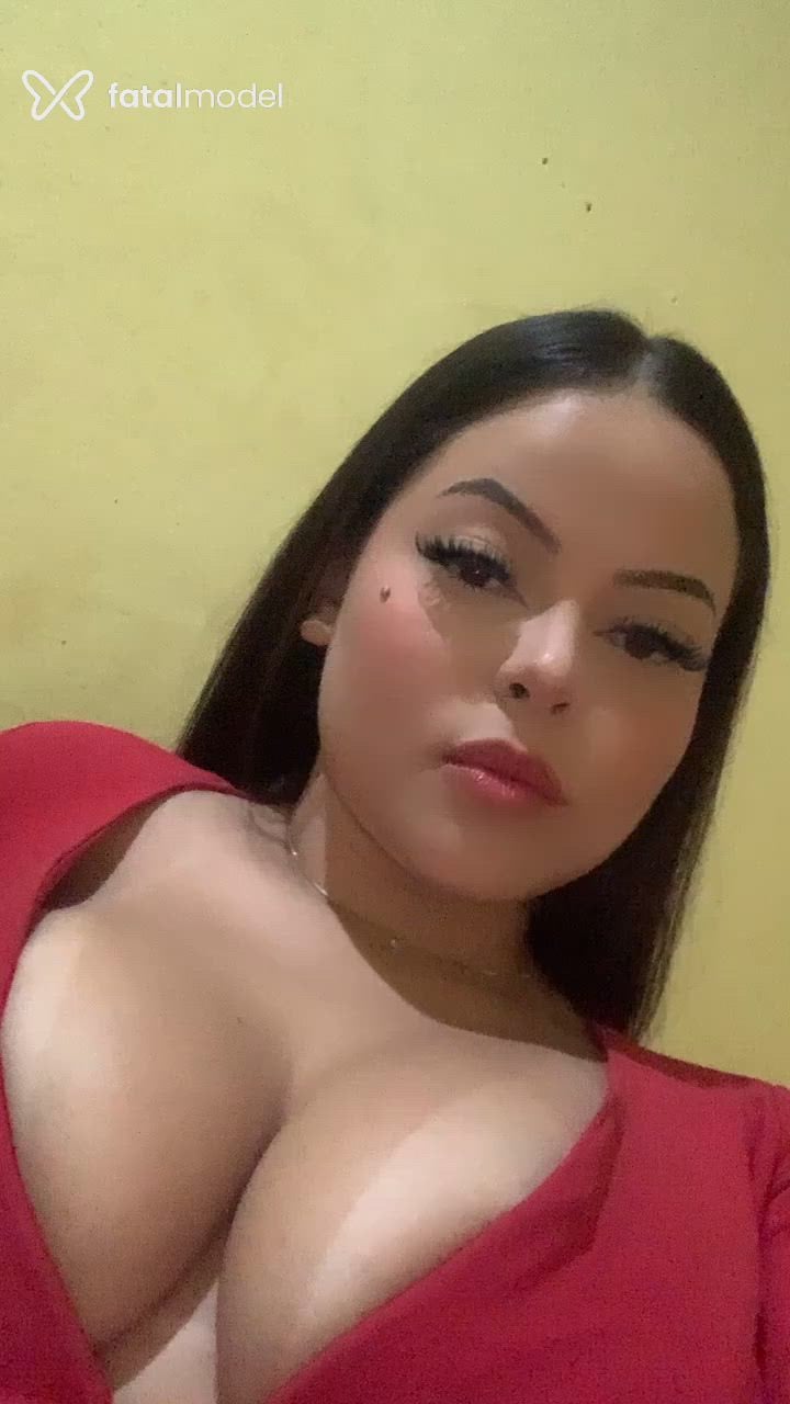 Acompanhante mulher morena (o) de olhos castanhos - Yasmin