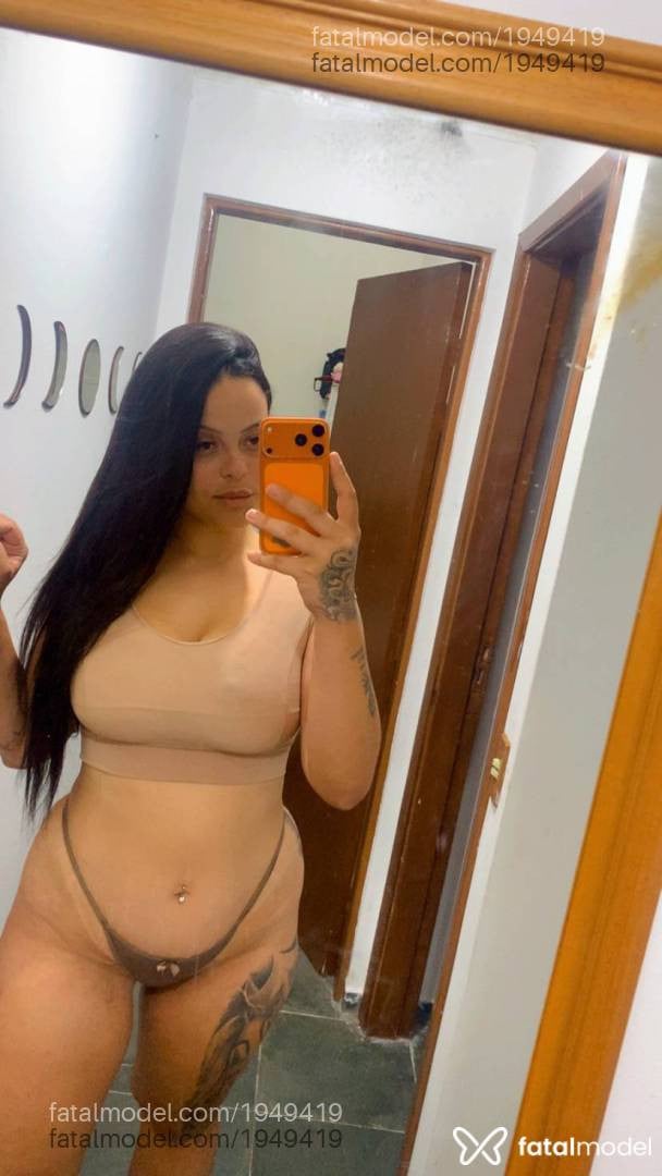 Acompanhante mulher morena (o) de olhos castanhos - Yasmin