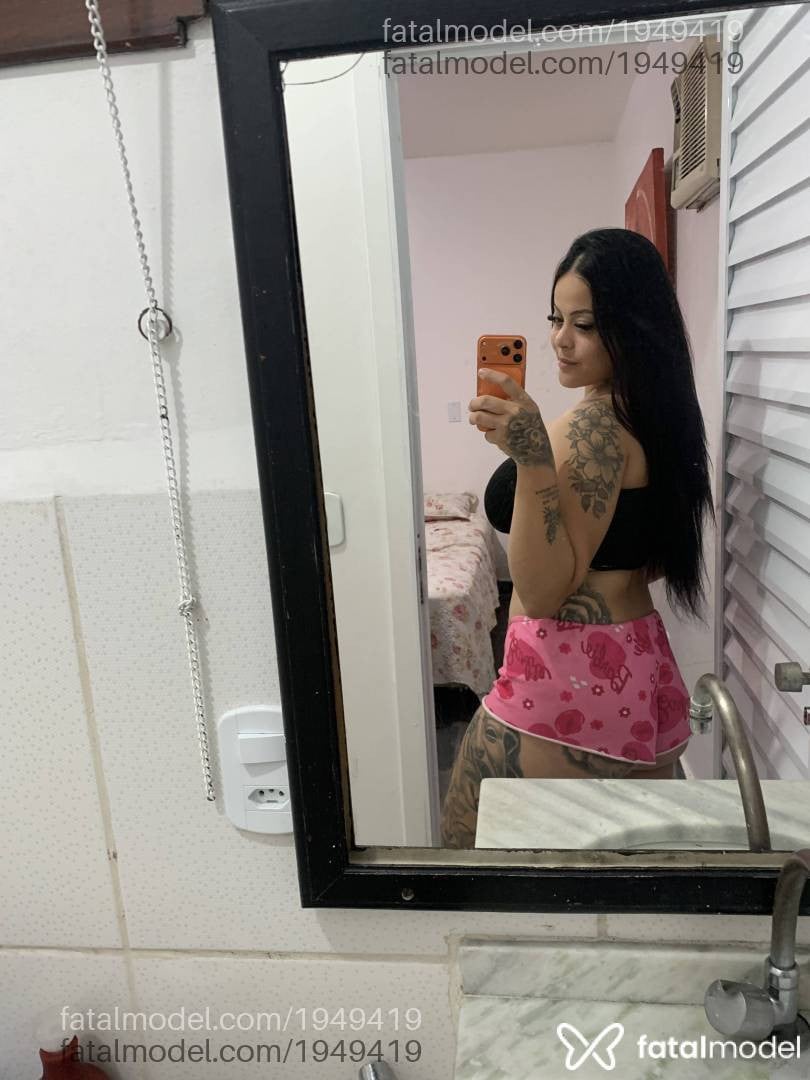 Acompanhante mulher morena (o) de olhos castanhos - Yasmin