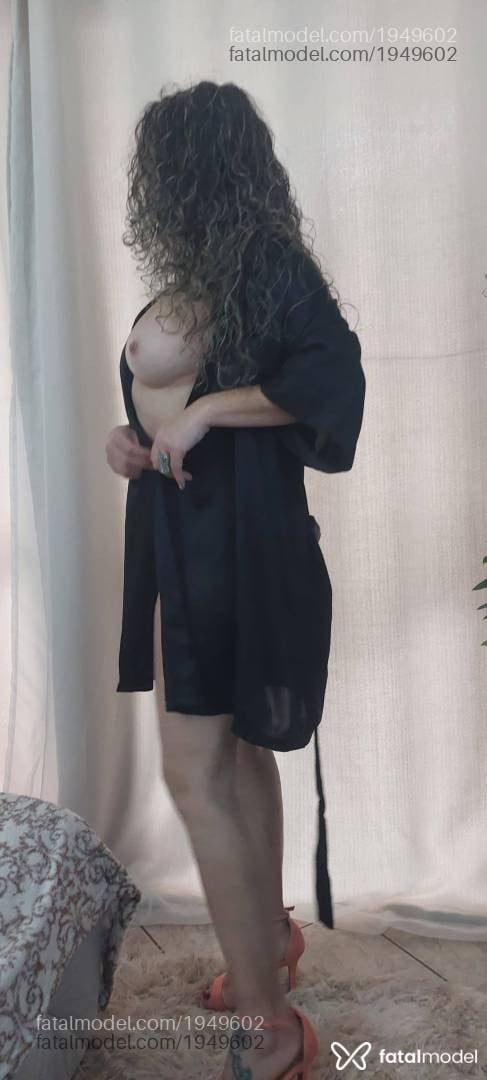 Acompanhante mulher com cabelo castanho de olhos castanhos - Li Sanchez