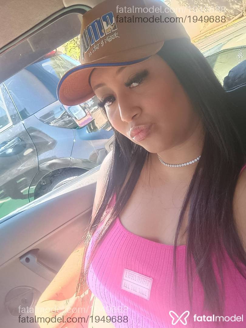 Acompanhante mulher com cabelo castanho de olhos mel - Kelly