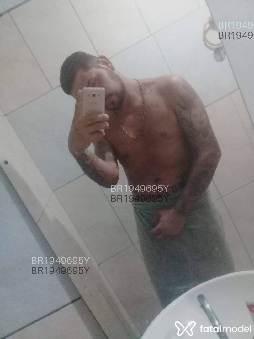 Acompanhante homem com cabelo castanho de olhos mel em Capão da Canoa Acompanhante homem com cabelo castanho de olhos mel em Capão da Canoa - Edu vsl