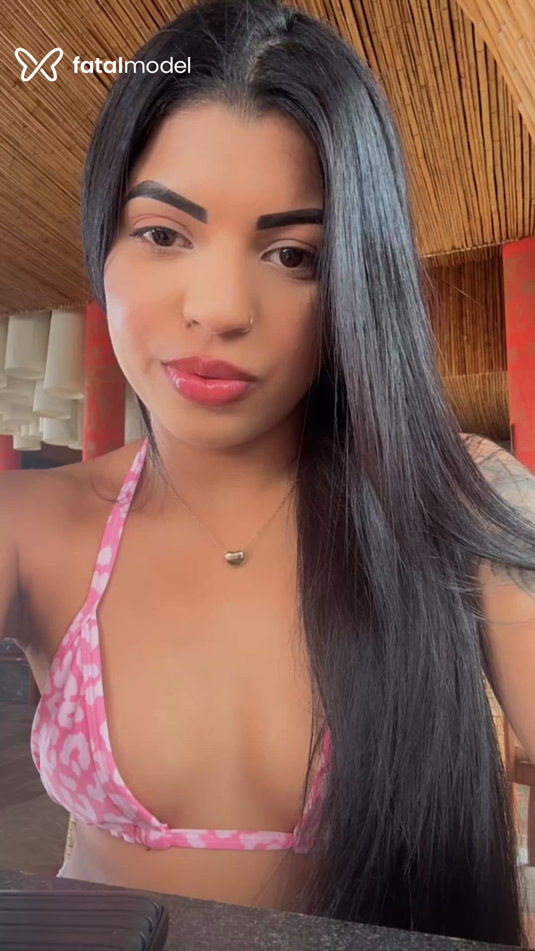 Acompanhante mulher morena (o) de olhos pretos - Bonilha Acompanhante mulher morena (o) de olhos pretos - Bonilha