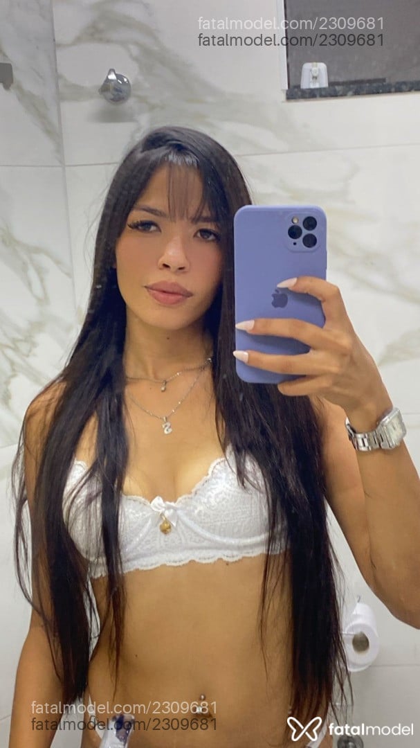 Acompanhante mulher com cabelo castanho de olhos castanhos em Rio de Janeiro Acompanhante mulher com cabelo castanho de olhos castanhos em Rio de Janeiro - Mya Soray