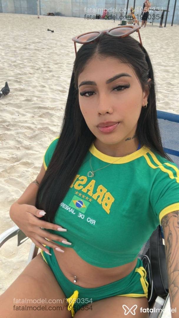 Acompanhante mulher morena (o) de olhos castanhos - Thaís Linhares