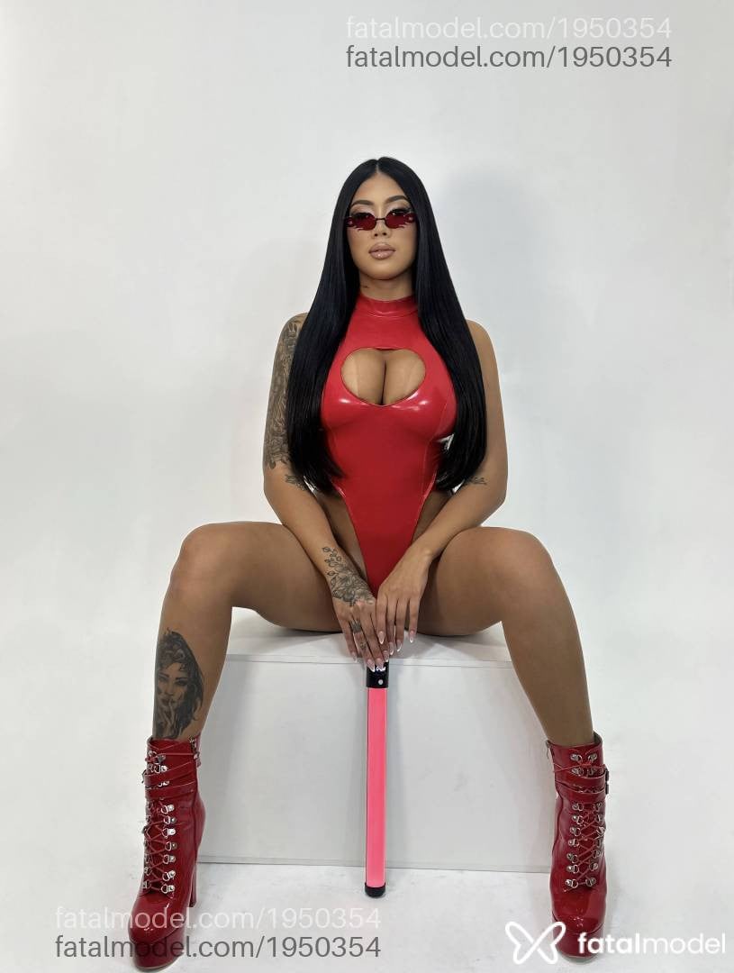 Acompanhante mulher morena (o) de olhos castanhos - Thaís Linhares