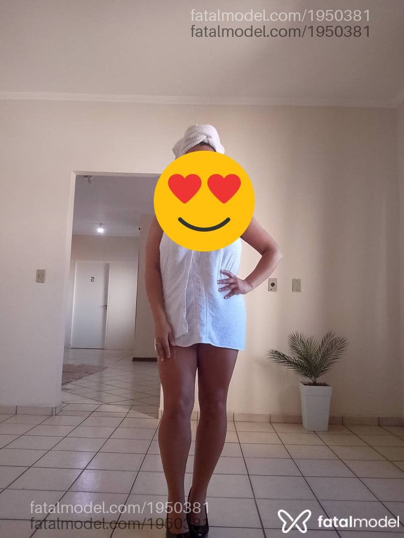 Acompanhante mulher com cabelo castanho de olhos castanhos - Anny Monteiro