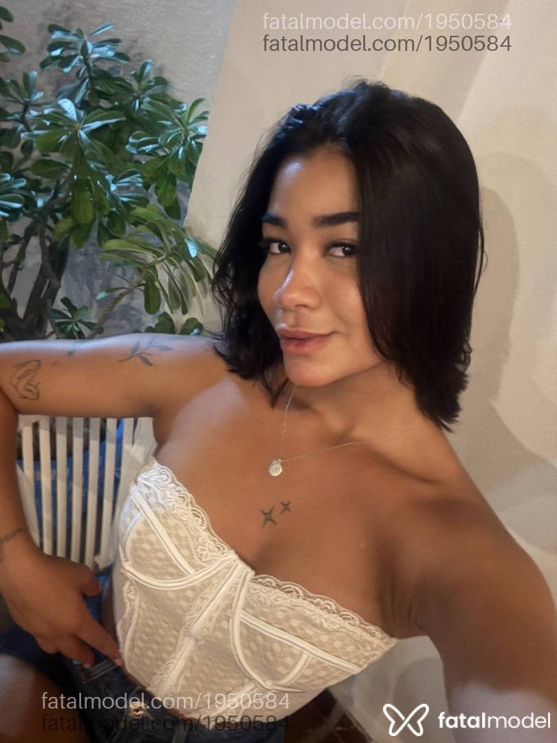 Acompanhante mulher morena (o) de olhos castanhos - Clara
