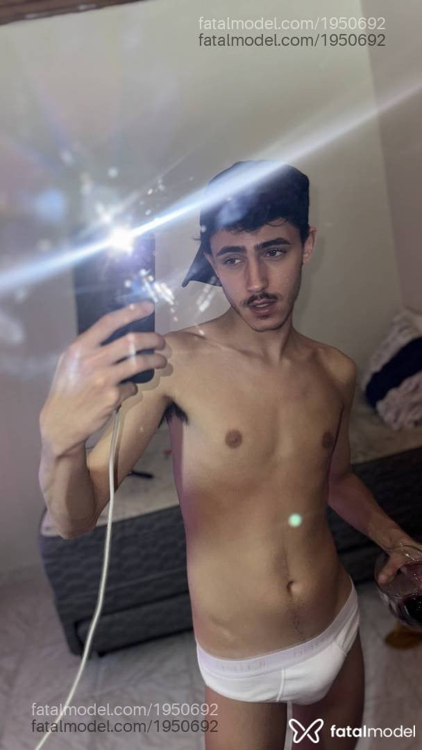 Acompanhante homem com cabelo castanho de olhos mel em Olímpia - Leo Nobre