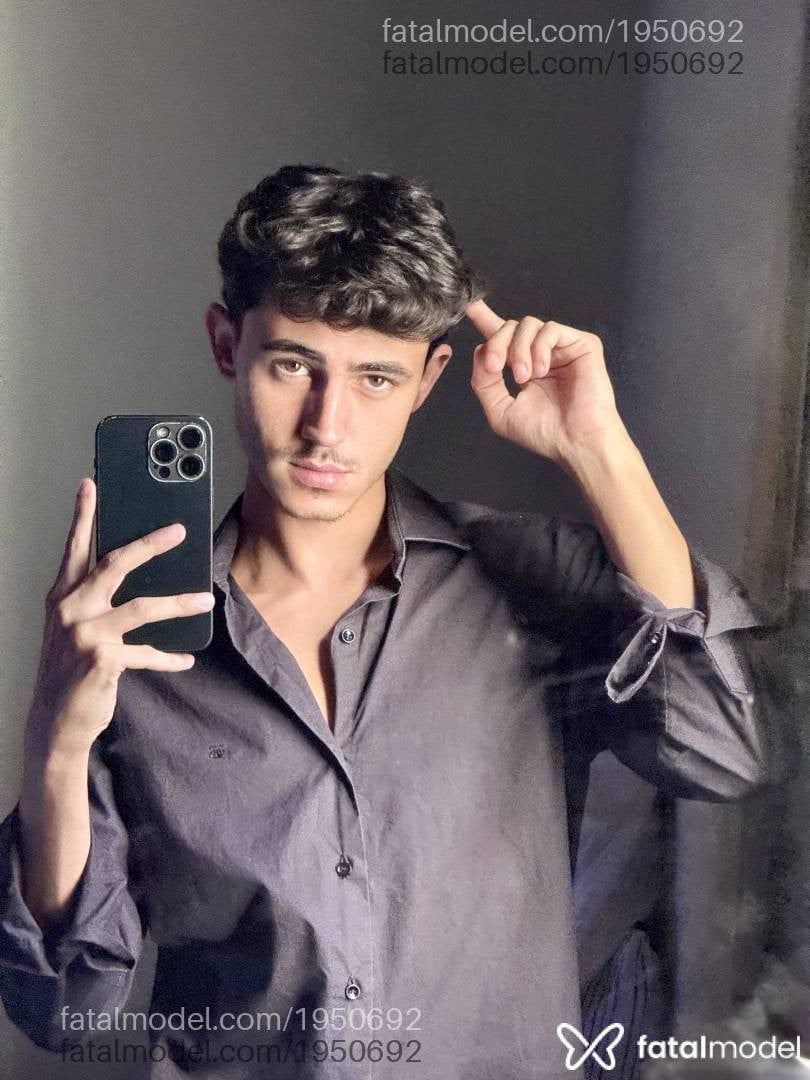 Acompanhante homem com cabelo castanho de olhos mel em Olímpia Acompanhante homem com cabelo castanho de olhos mel em Olímpia - Leo Nobre
