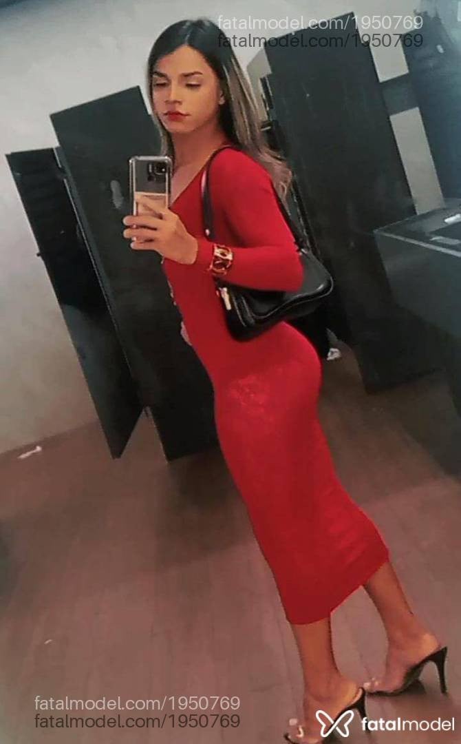 Acompanhante mulher trans loira (o) de olhos pretos - Nicole Lima