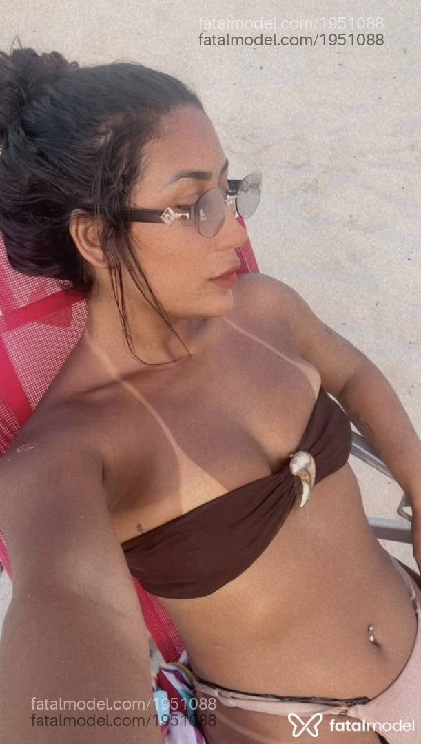 Acompanhante mulher morena (o) de olhos castanhos - DudaLins