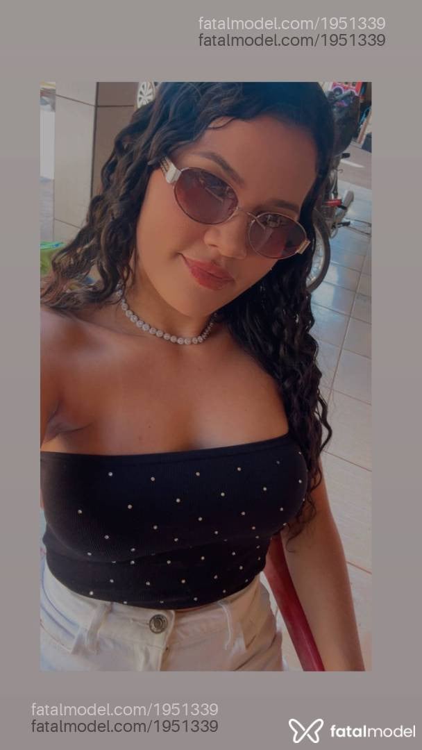 Acompanhante mulher com cabelo castanho de olhos castanhos - Melissa