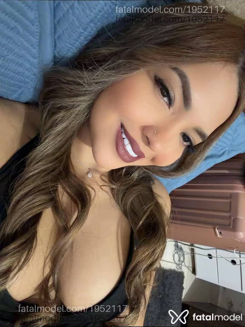 Acompanhante mulher morena (o) de olhos castanhos - Carol
