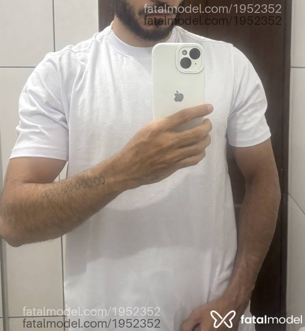 Acompanhante homem com cabelo castanho de olhos castanhos - Tarik Ferraz