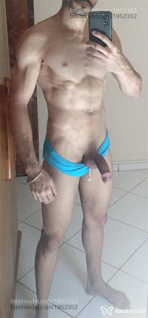 Acompanhante homem com cabelo castanho de olhos castanhos - Halam Tomaz