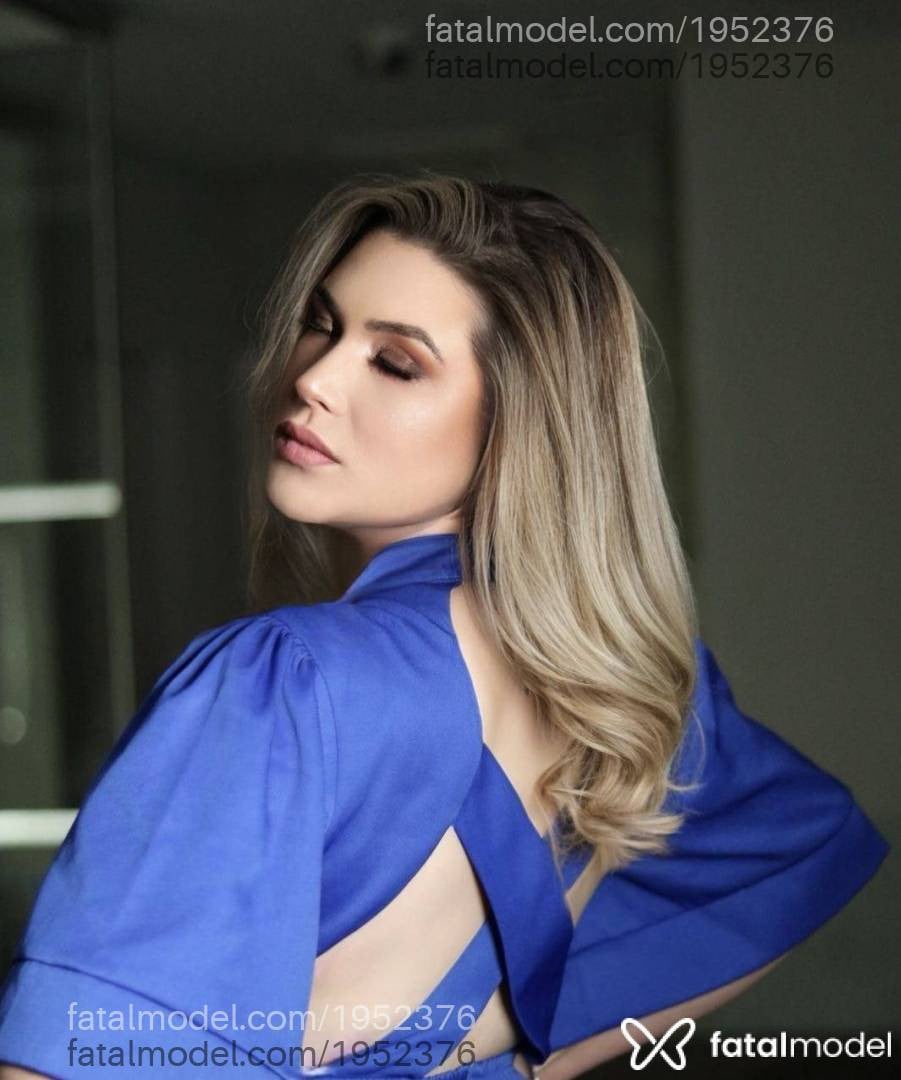 Acompanhante mulher loira (o) de olhos azuis - Beatriz