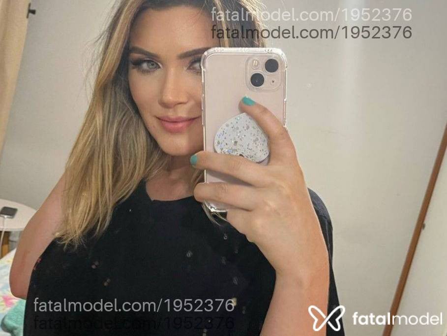 Acompanhante mulher loira (o) de olhos azuis - Beatriz