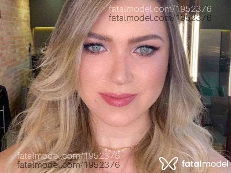 Acompanhante mulher loira (o) de olhos azuis - Beatriz