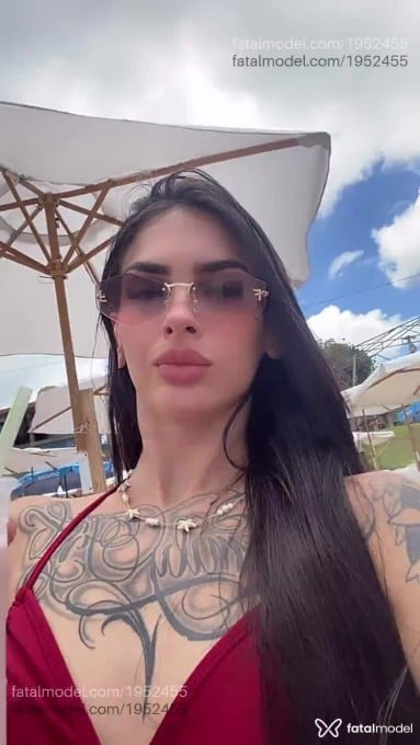 Acompanhante mulher com cabelo castanho de olhos castanhos - Luana Acompanhante mulher com cabelo castanho de olhos castanhos - Luana