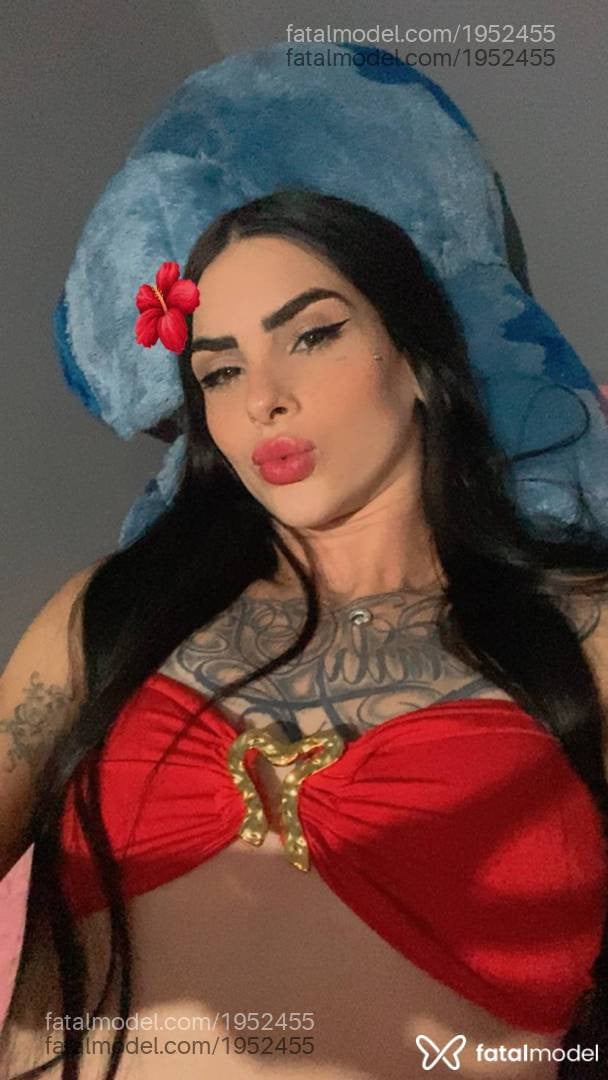 Acompanhante mulher com cabelo castanho de olhos castanhos - Luana