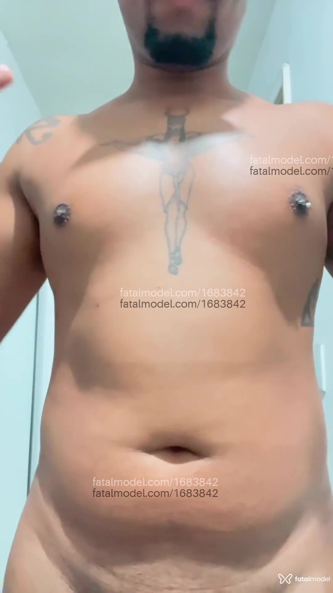 Acompanhante homem sem cabelo de olhos castanhos em Virtual Acompanhante homem sem cabelo de olhos castanhos em Virtual - Diass