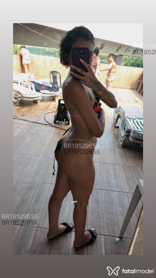 Acompanhante mulher morena (o) de olhos mel em Varginha Acompanhante mulher morena (o) de olhos mel em Varginha - Stefany