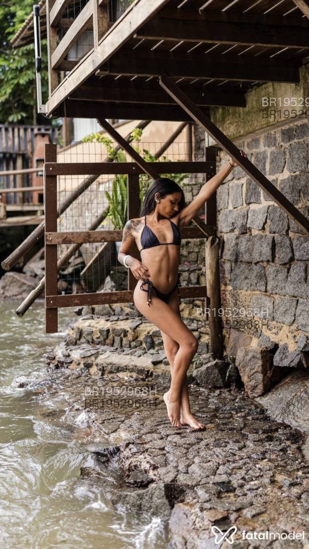 Acompanhante mulher morena (o) de olhos castanhos - Vitória Acompanhante mulher morena (o) de olhos castanhos - Vitória