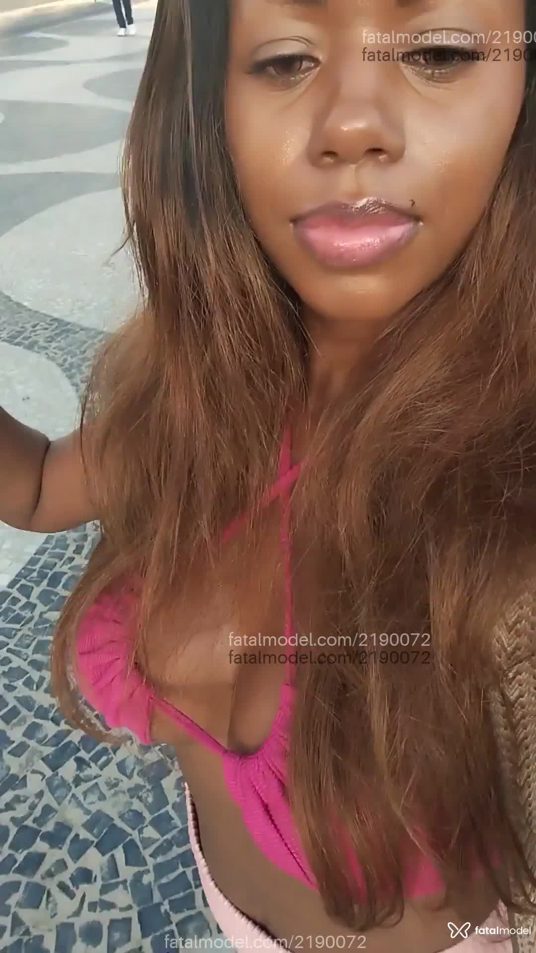 Acompanhante mulher com cabelo castanho de olhos mel em Rio de Janeiro - Ellena Almeida