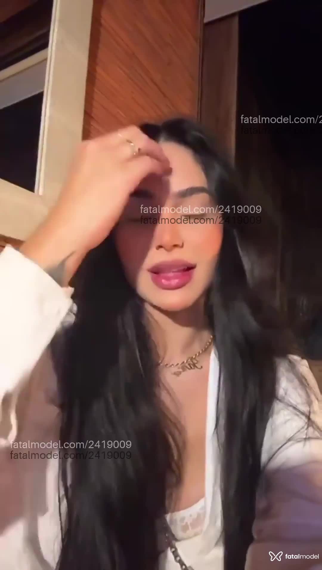 Acompanhante mulher morena (o) de olhos castanhos em São Paulo Acompanhante mulher morena (o) de olhos castanhos em São Paulo - Pietra Lima