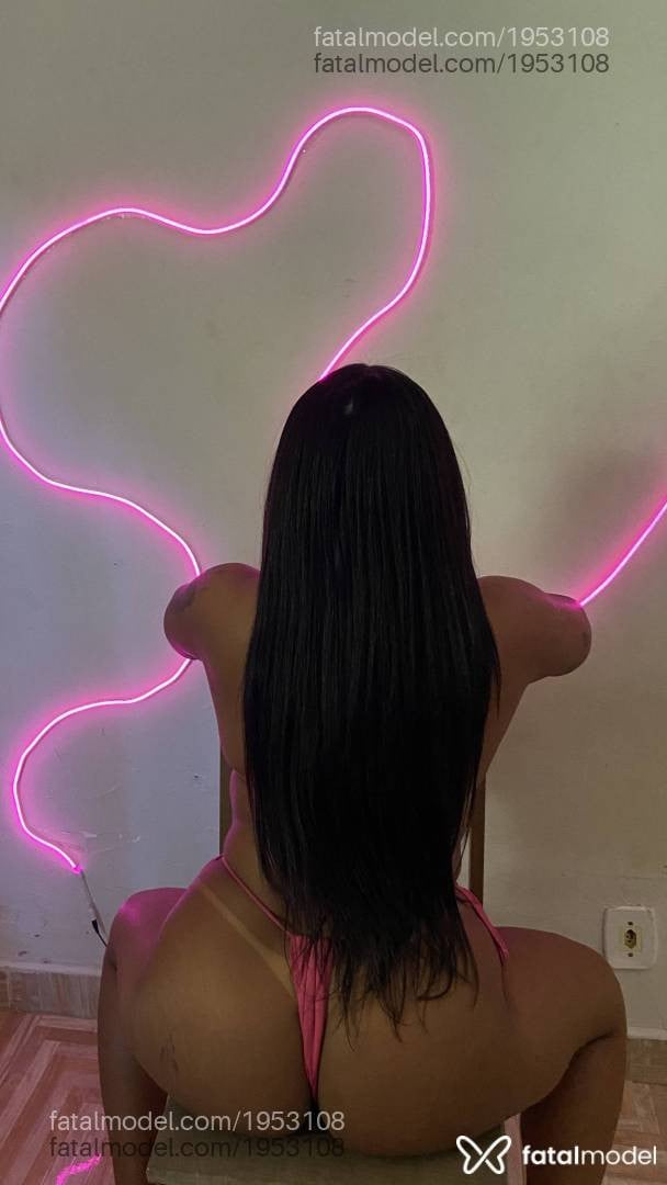Acompanhante mulher morena (o) de olhos castanhos - Maju Oliveira