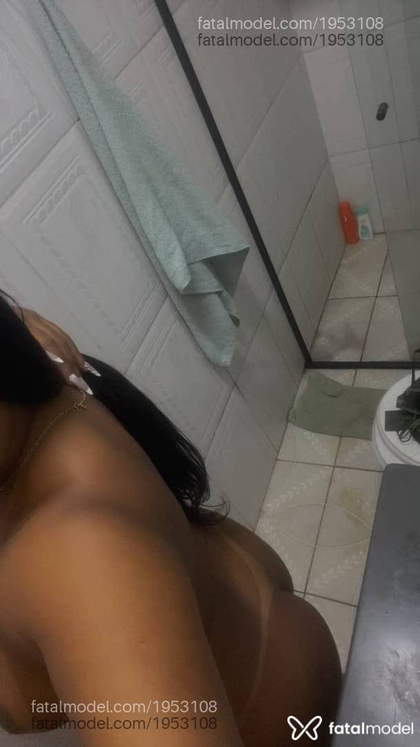 Acompanhante mulher morena (o) de olhos castanhos - Maju Oliveira