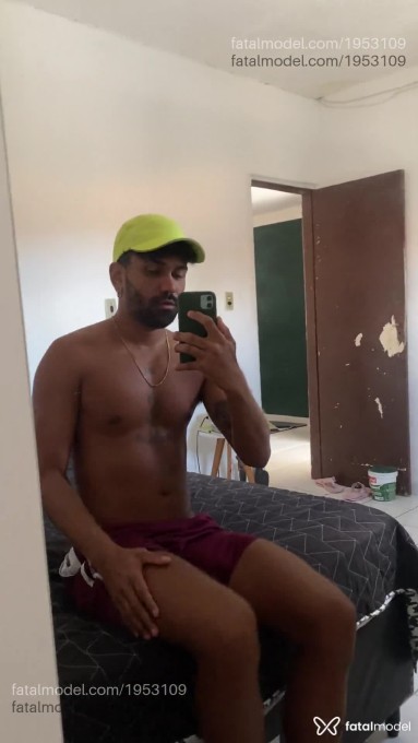 Acompanhante homem morena (o) de olhos pretos em Virtual - Frank
