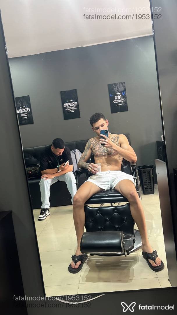 Acompanhante homem com cabelo castanho de olhos castanhos em Brasília - Roger Sanz