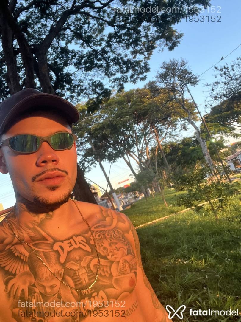 Acompanhante homem com cabelo castanho de olhos castanhos em Campinas - Roger Sanz