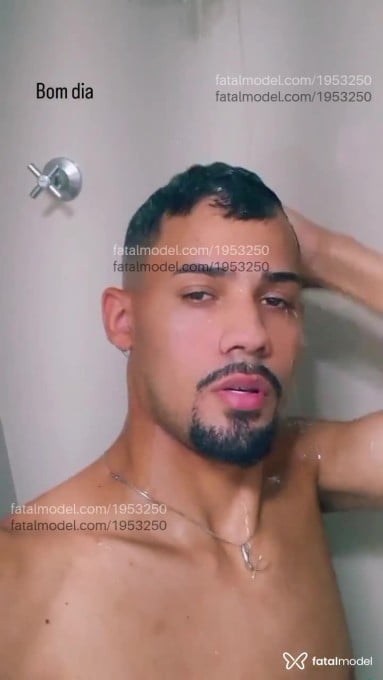 Acompanhante homem morena (o) de olhos castanhos - Lucas Acompanhante homem morena (o) de olhos castanhos - Lucas