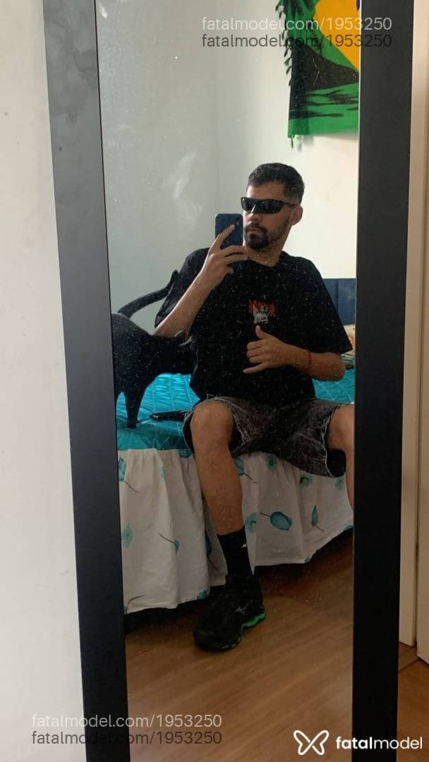 Acompanhante homem morena (o) de olhos castanhos - Kennedy Gabriel