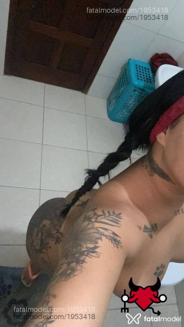 Acompanhante mulher com cabelo castanho de olhos castanhos em Guaratinguetá - Hellena Gomes