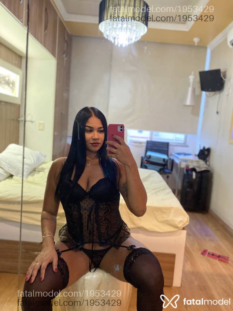 Acompanhante mulher morena (o) de olhos castanhos - Laís
