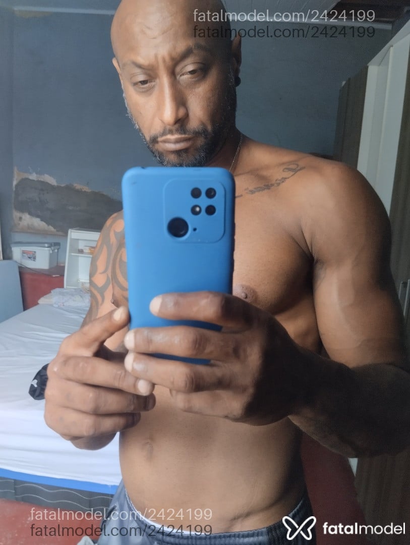 Acompanhante homem morena (o) de olhos pretos - Hugao Acompanhante homem morena (o) de olhos pretos - Hugao