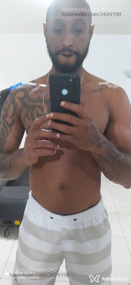 Acompanhante homem morena (o) de olhos pretos - Hugao Acompanhante homem morena (o) de olhos pretos - Hugao