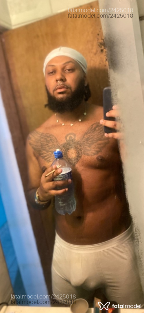Acompanhante homem morena (o) de olhos castanhos - Kabidee
