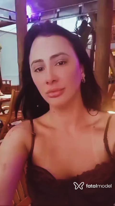 Acompanhante mulher morena (o) de olhos pretos - Taty Mendes