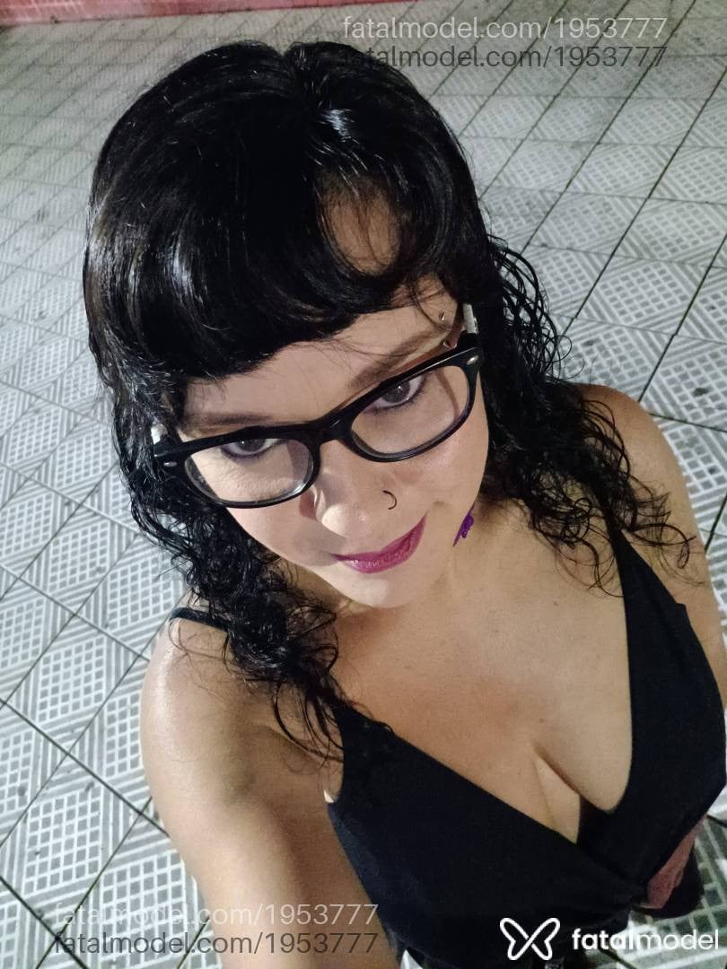 Acompanhante mulher com cabelo castanho de olhos castanhos - Nathália Matielle