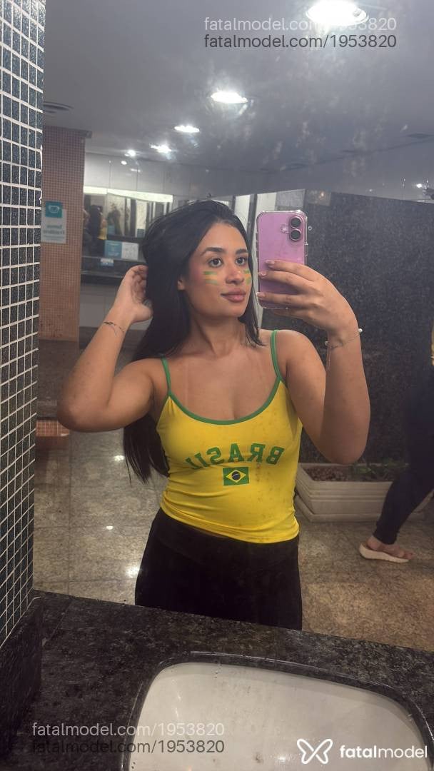 Acompanhante mulher com cabelo castanho de olhos castanhos em Divinópolis - Letícia Bitencourt