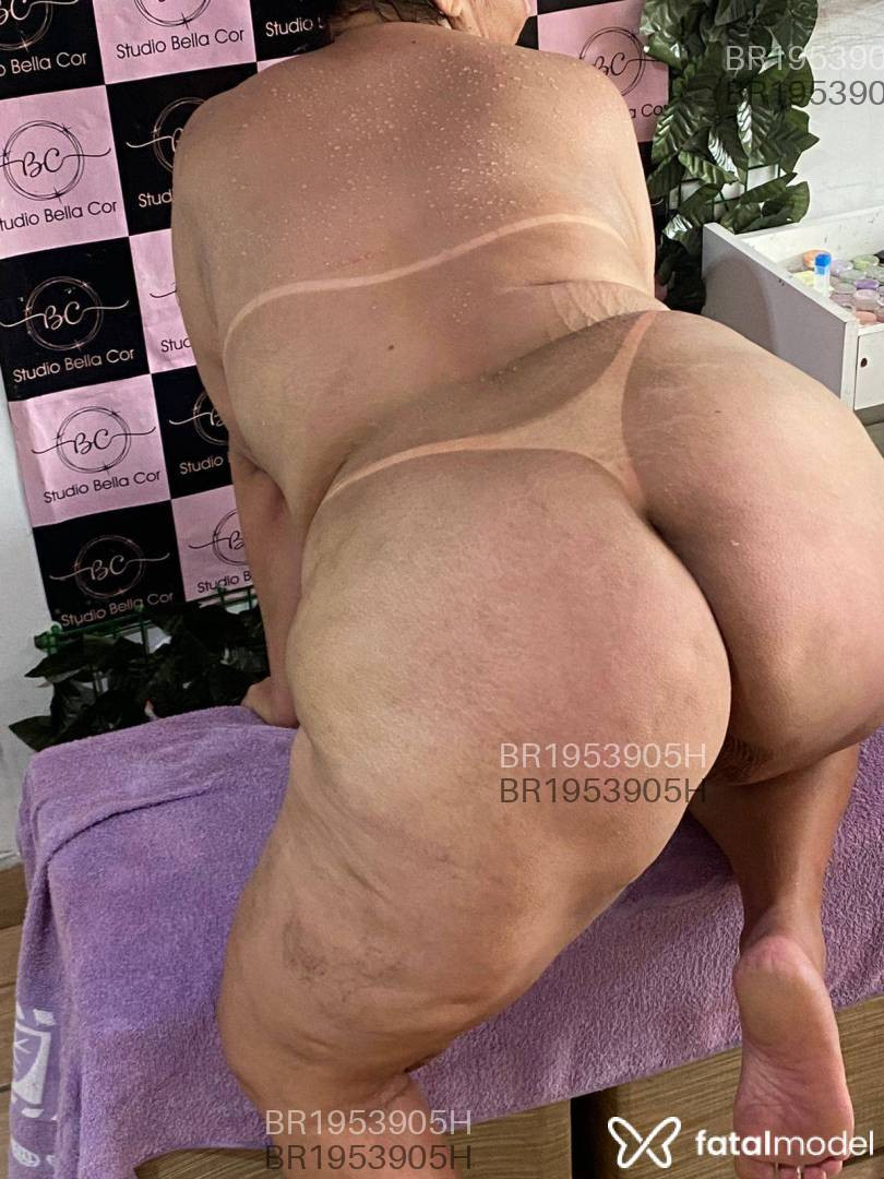 Acompanhante mulher morena (o) de olhos castanhos em Ibirité Acompanhante mulher morena (o) de olhos castanhos em Ibirité - Amanda Oliveira