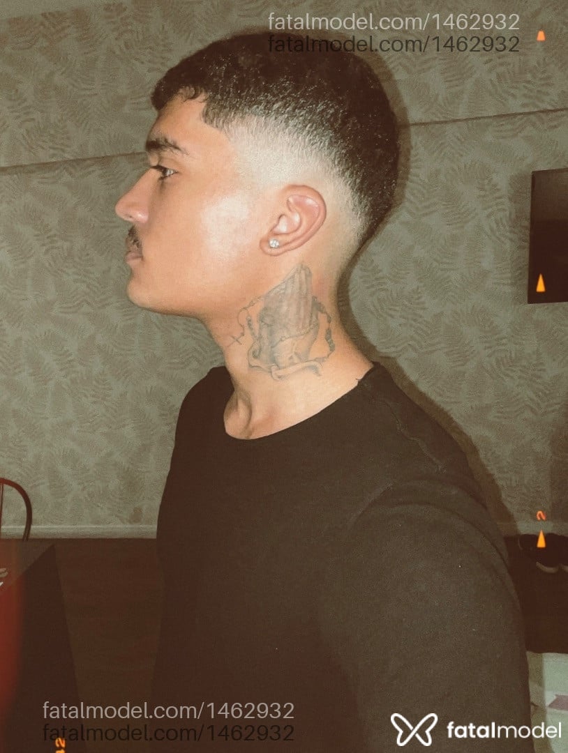 Acompanhante homem com cabelo castanho de olhos pretos - Gabriel Pérez Acompanhante homem com cabelo castanho de olhos pretos - Gabriel Pérez