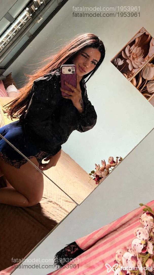 Acompanhante mulher morena (o) de olhos pretos - Livia Pacheco