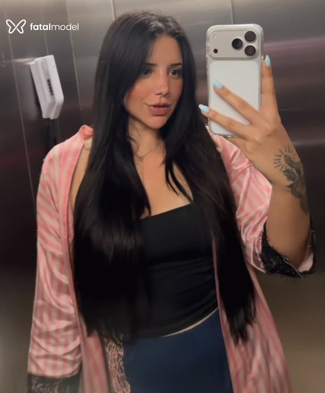 Acompanhante mulher morena (o) de olhos pretos - Livia Pacheco