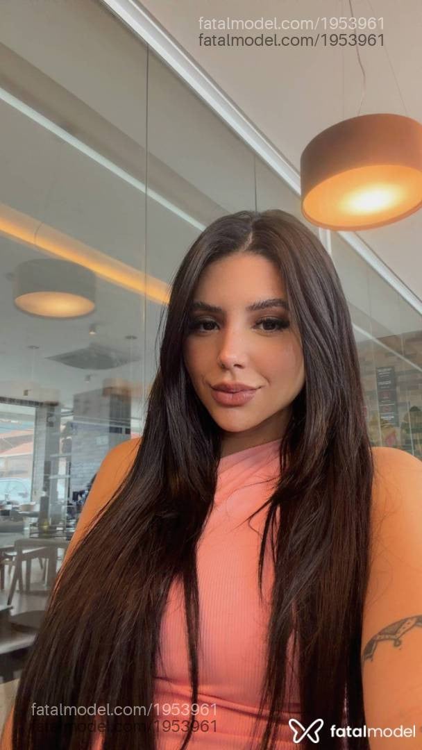 Acompanhante mulher morena (o) de olhos pretos - Livia Pacheco